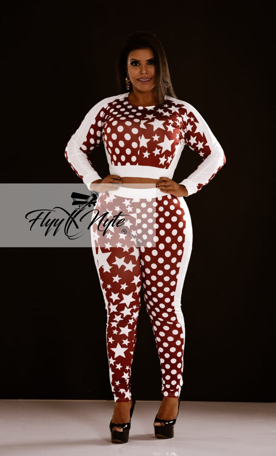 Plus Size 2-Piece Crop Top and Pants Set in Wine and White Stars Print