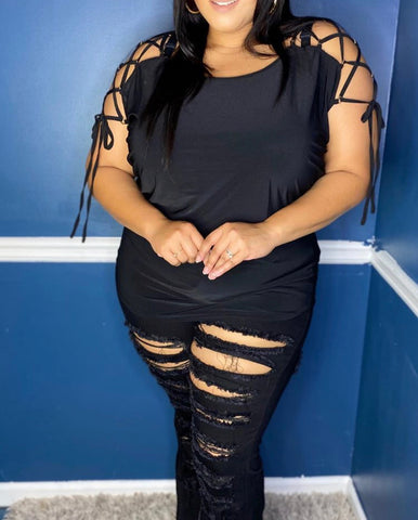 Women’s Plus Size Asymmetrical Top with Attached Gold Chain in Black