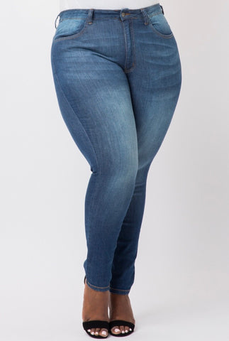 Women's Plus Size Distressed Jeans in Dark Wash