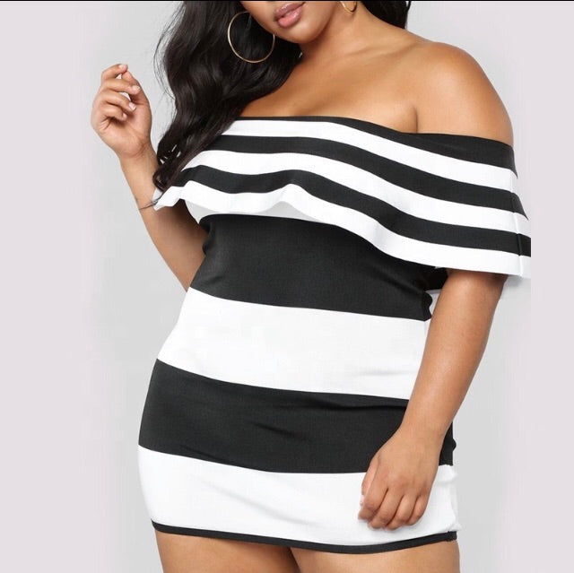 Final Sale Plus Size Off Shoulder Color Block Dress in Black and White